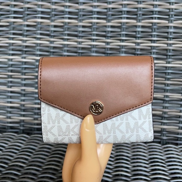 Michael Kors Medium flap Bifold Wallet - Picture 14 of 16